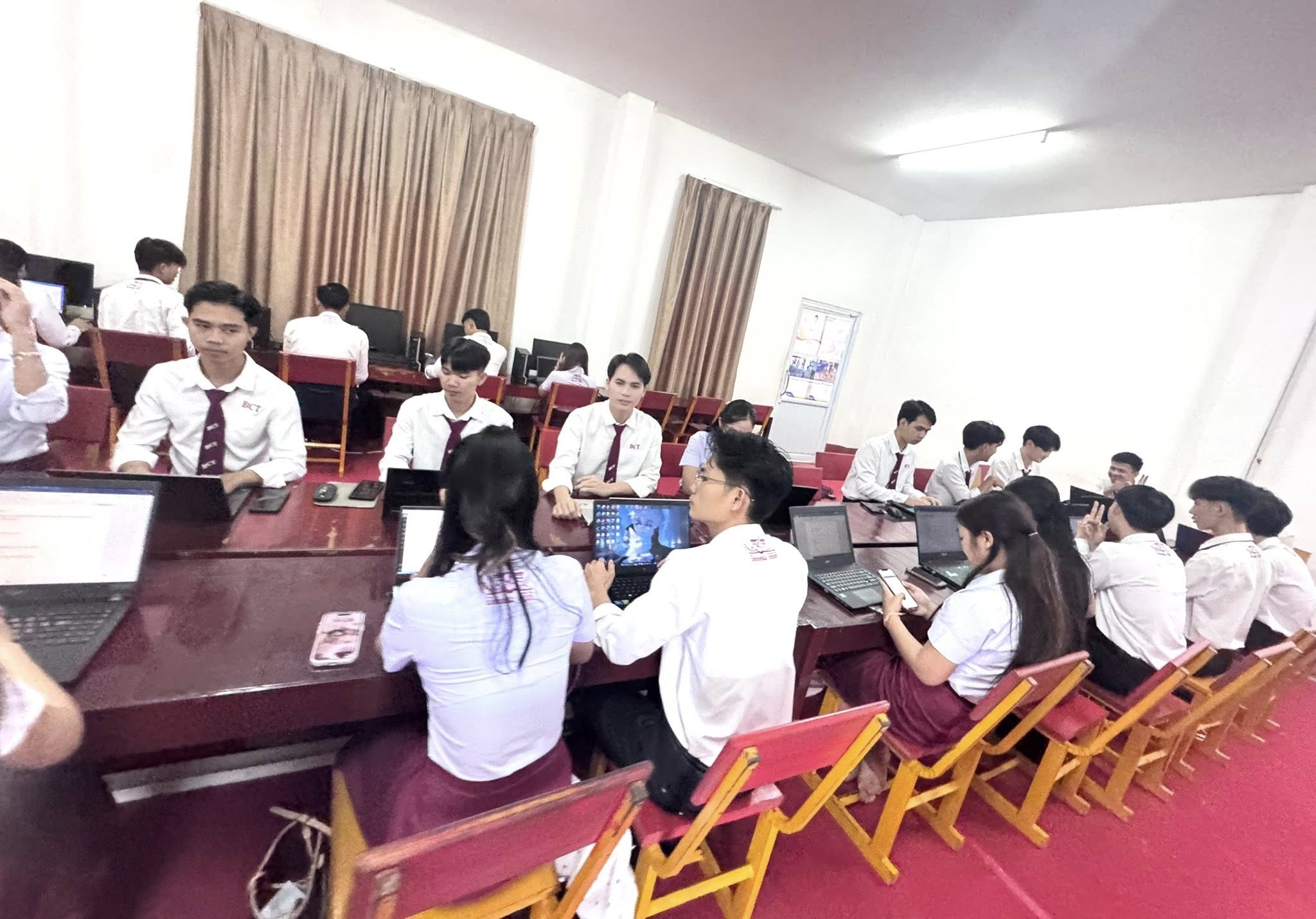 ຫ້ອງຮຽນທົ່ວໄປ — ຄາບສອນ